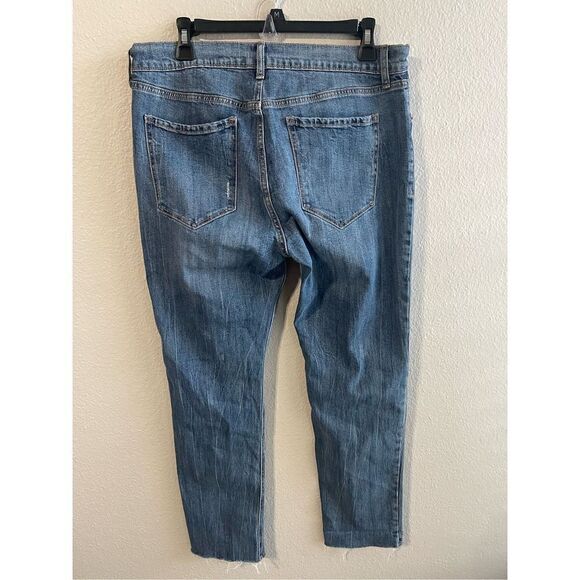 ❤️Old Navy Boyfriend Distressed Jeans - Picture 4 of 5